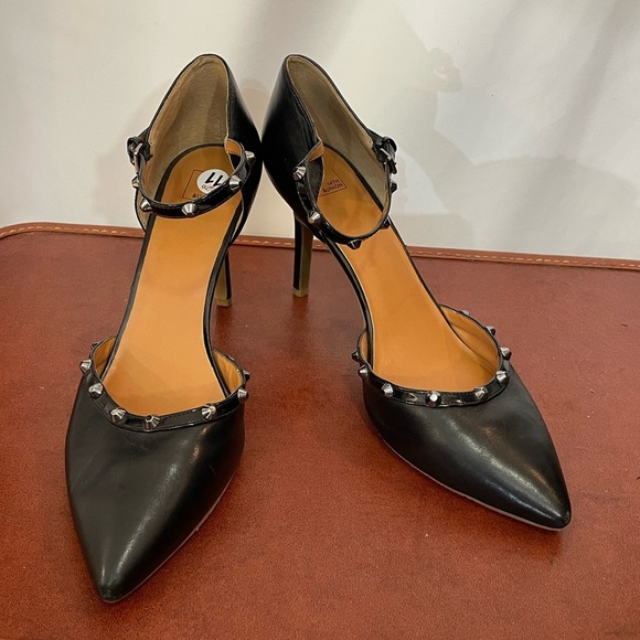 Women’s 11 14th & Union Black Stiletto Heels with Gold Studs and Ankle Strap - Picture 1 of 8